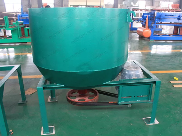 Egg tray pulping machine
